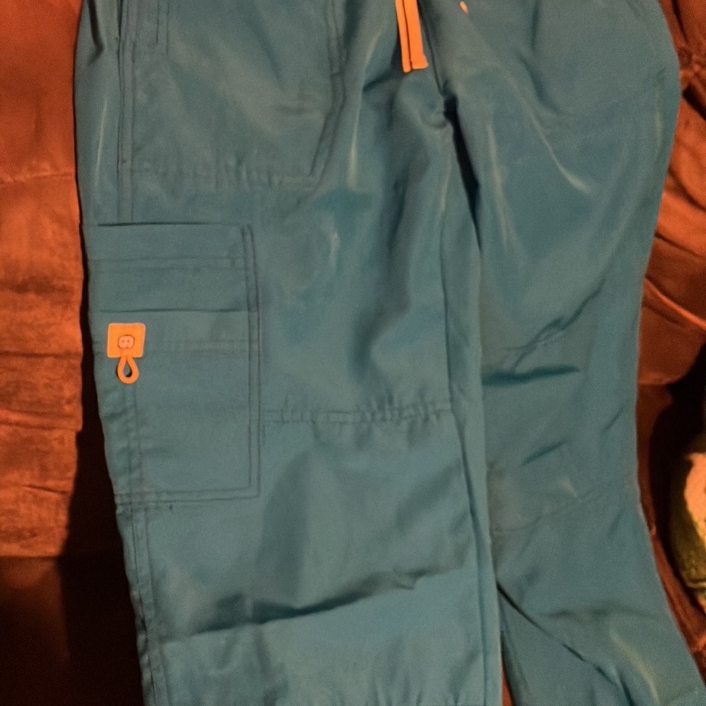 Brand New scrubs!! still in PERFECT CONDITION! Paid $40, only asking for $30